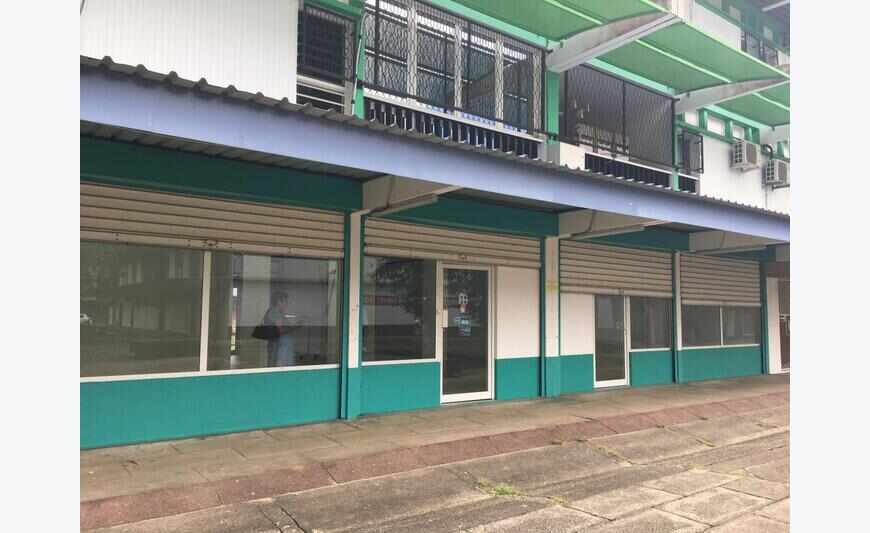 Local commercial 1 pièces kourou