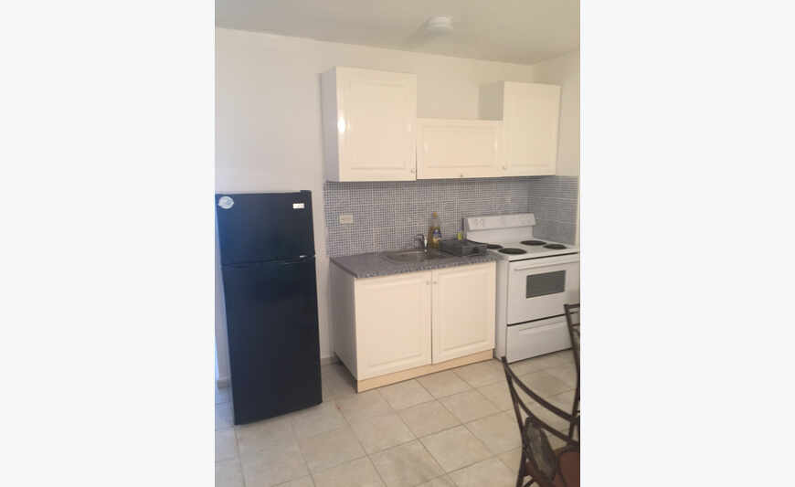 2 furnished rooms for rent side Dutch