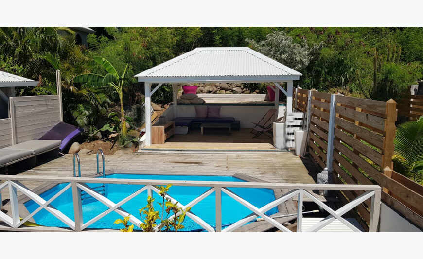 3 bedroom house - swimming pool - sea view