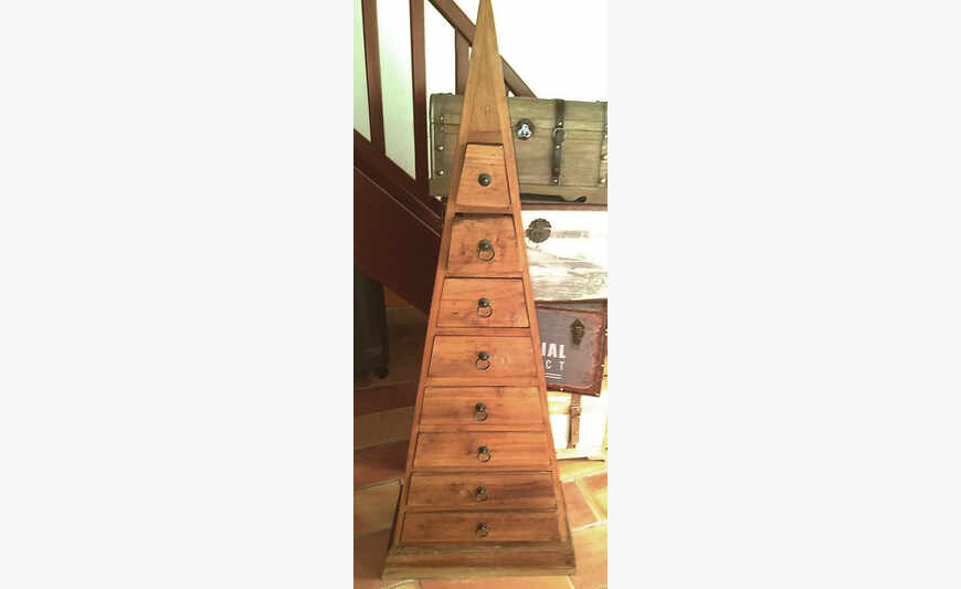 Massive teak drawer pyramid furniture
