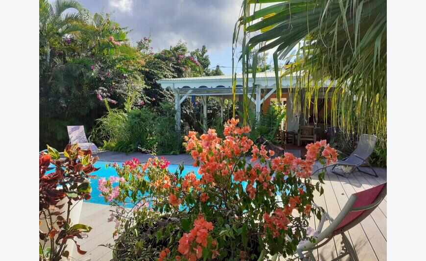 Jolie villa de type F3+mezz sur terrain...