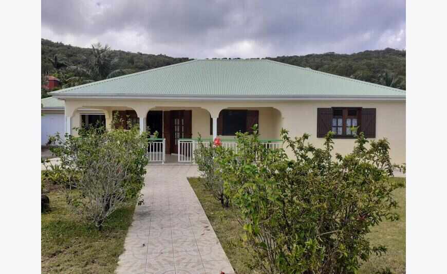 Villa de type F5 sur 975m2 de terrain clos