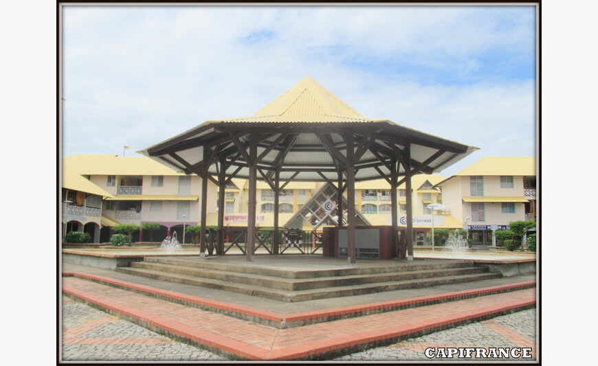 A Kourou (Guyane 973) Un Local...