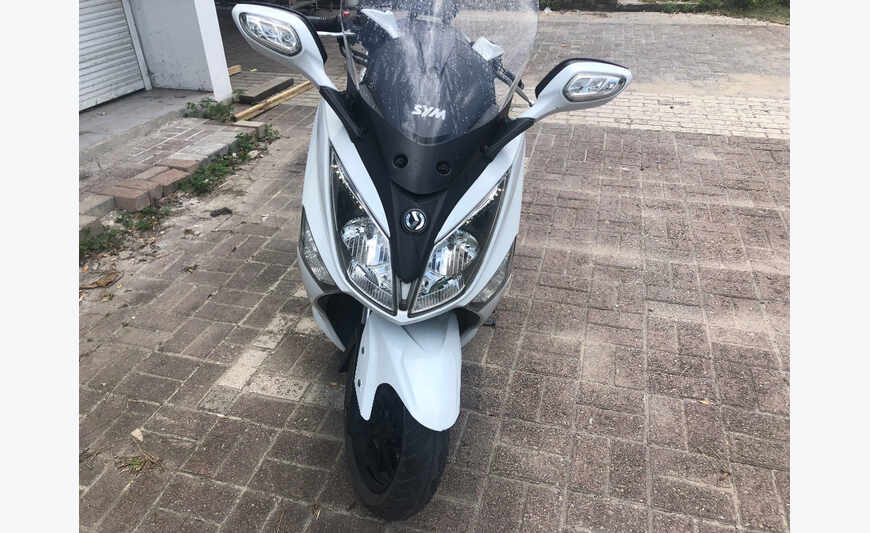 Maxi scooter SYM 300 cm3