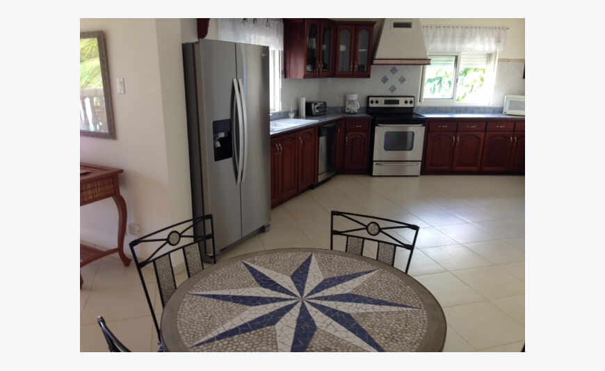 FURNISHED APART FOR RENT SIMPSON BAY BEACH