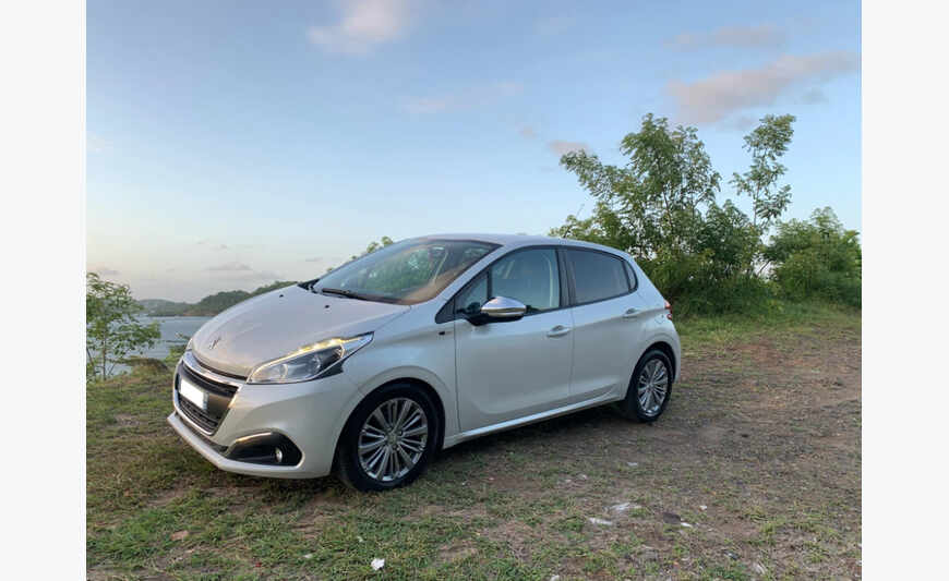 PEUGEOT 208 1.2 PURETECH AM 2017 REVISE