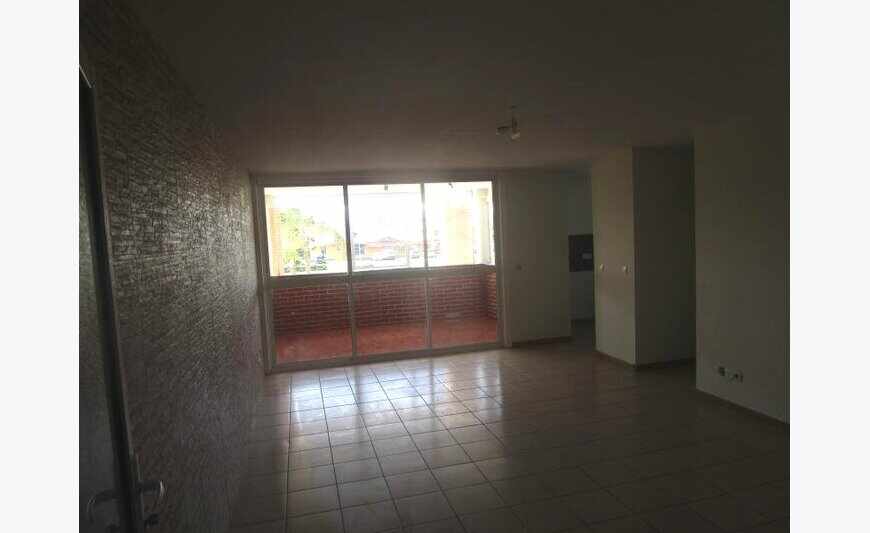 À Kourou, grand appartement en location...