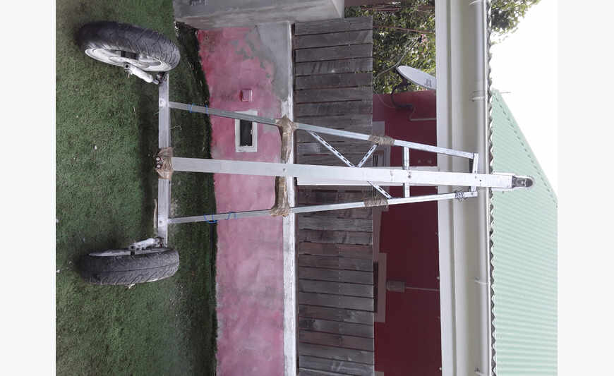 REMORQUE POUR CANOE , PADDLE OU PLANCHE A VOILE