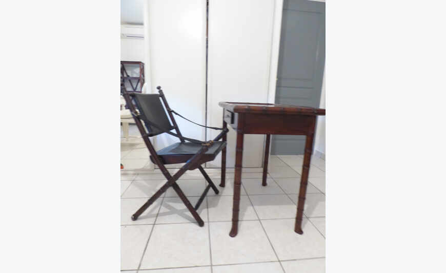 petit bureau et son fauteuil style colonial BAMBOU