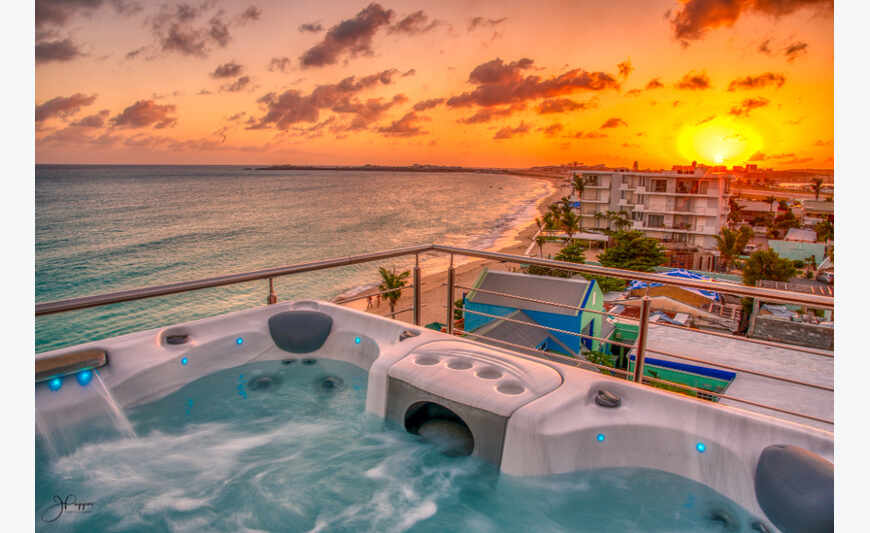 Beachfront Penthouse Simpson Bay Beach