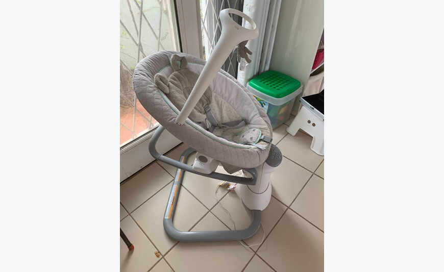 Chaise oscoire de chéri