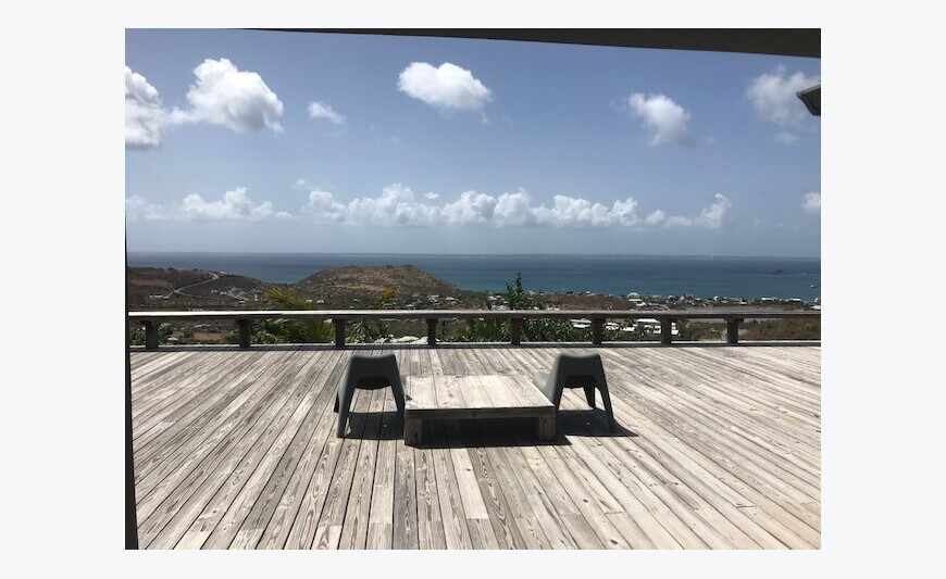 Villa de plain-pied avec piscine dans...