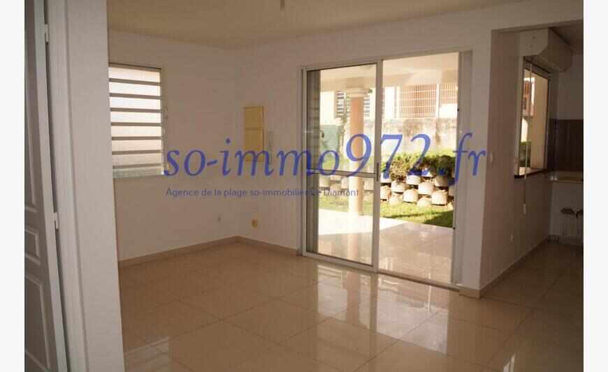 Beau T2 Avec Jardin Privatif Trois...