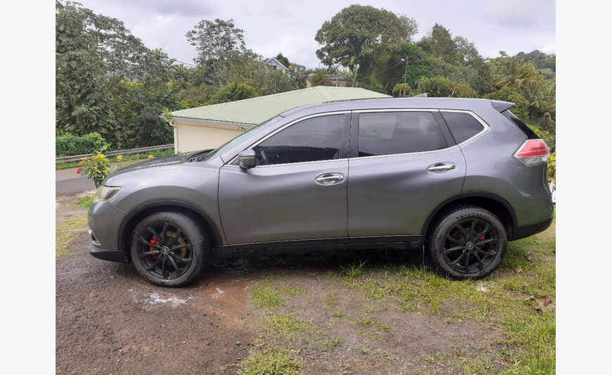 Nissan X-Trail Gris Foncé Automatique