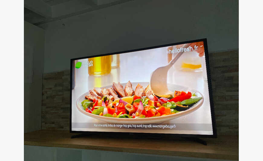 TV écran plat 120 cm