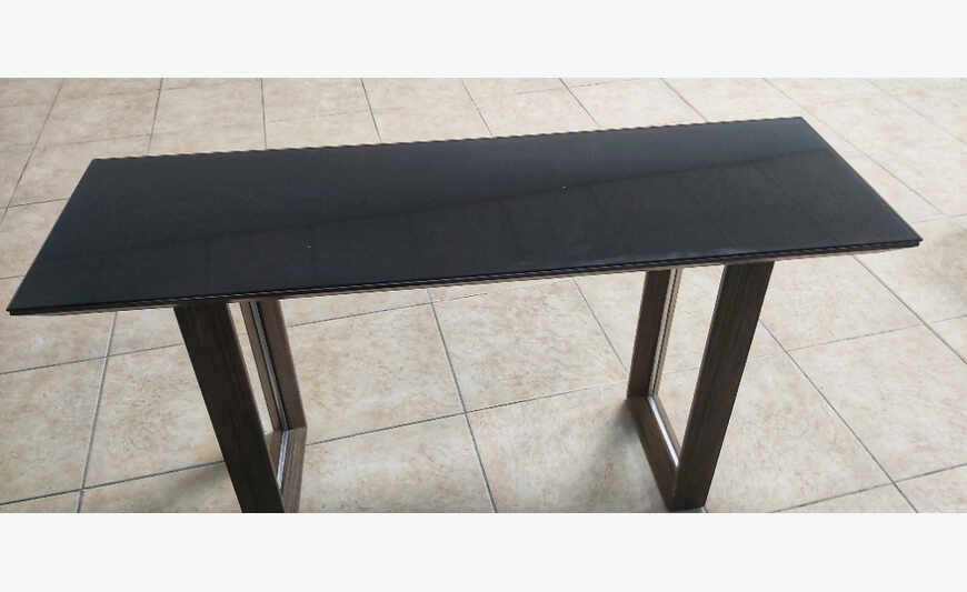 Console and furniture coffee table