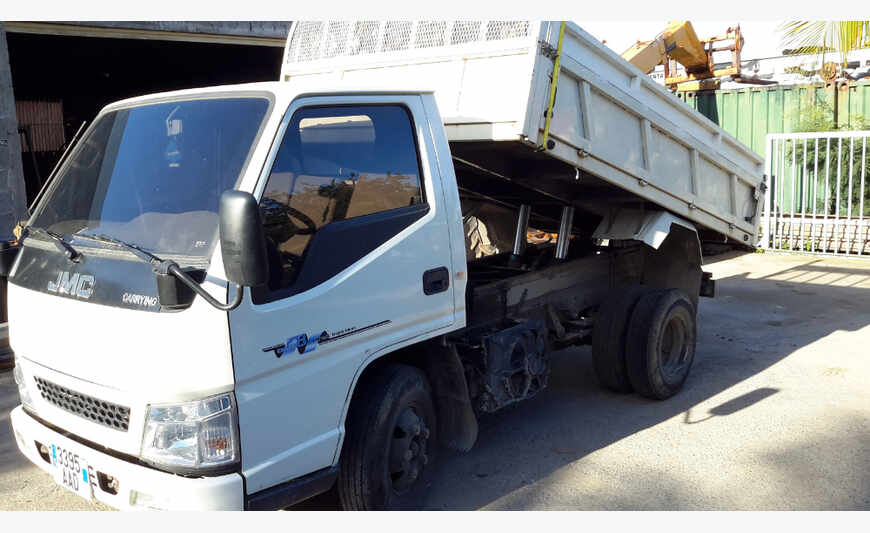 Camion benne JMC 3T5