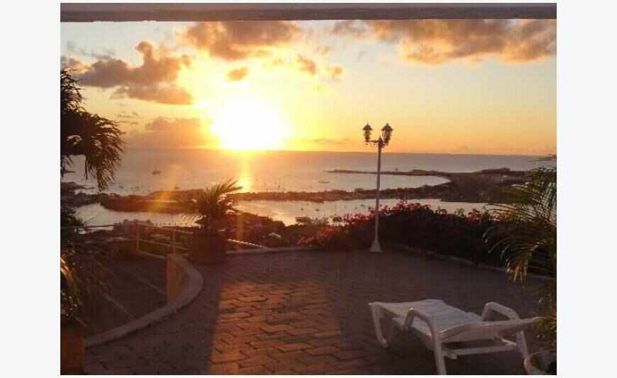 Villa sur Almond grove