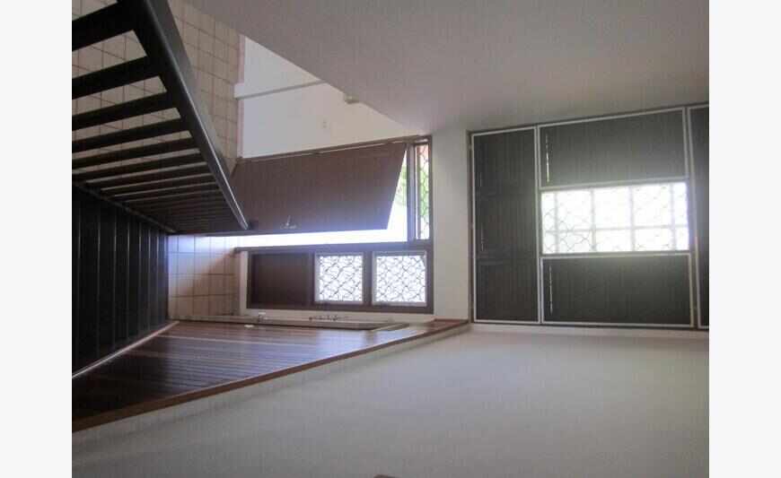 À Kourou, maison à louer avec terrasse...