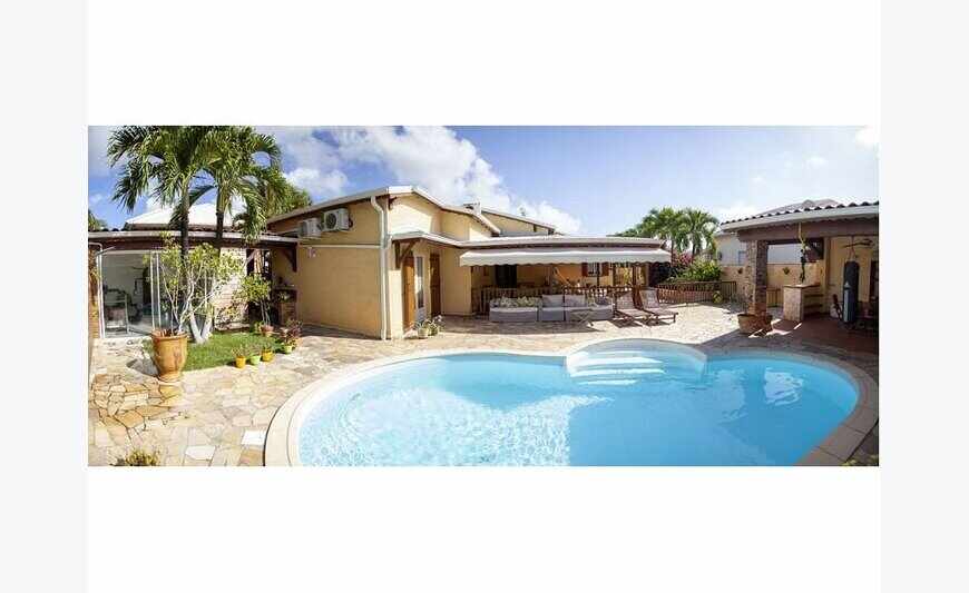 Villa - 228.65m ²