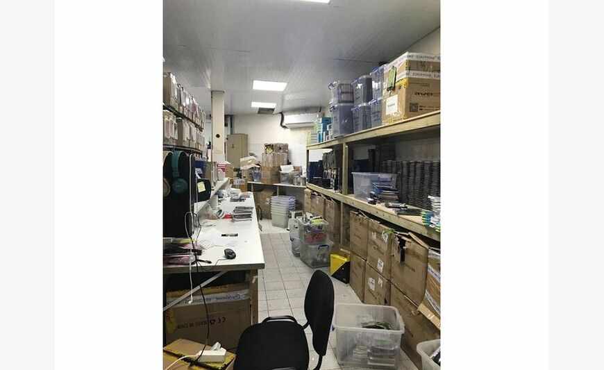 Local professionnel - 193.22m ²