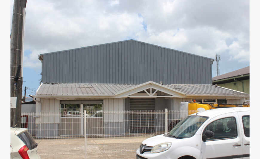 Cayenne, Entrepots et Bureaux de 650 m2