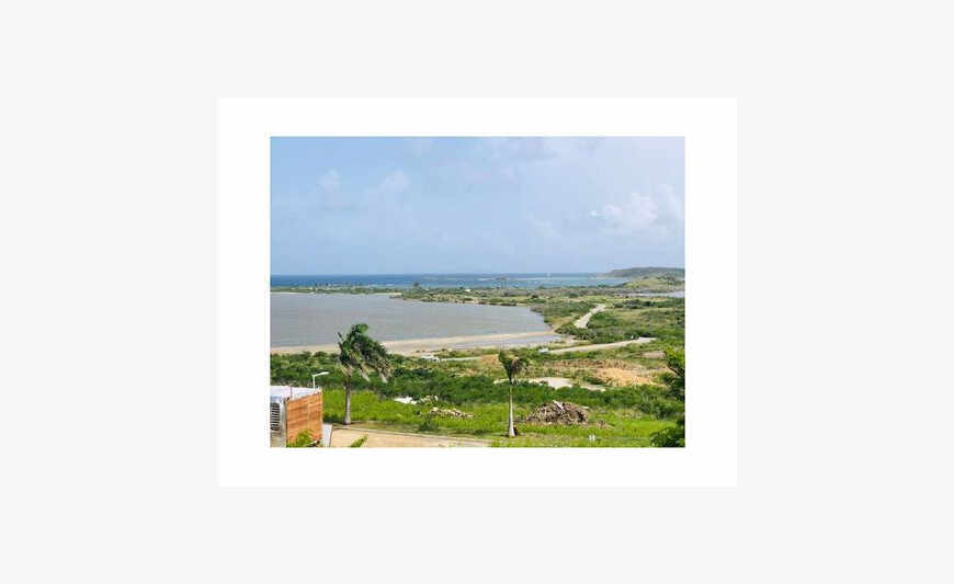 Terrain à bâtir vue mer 1620m2-Orient Bay
