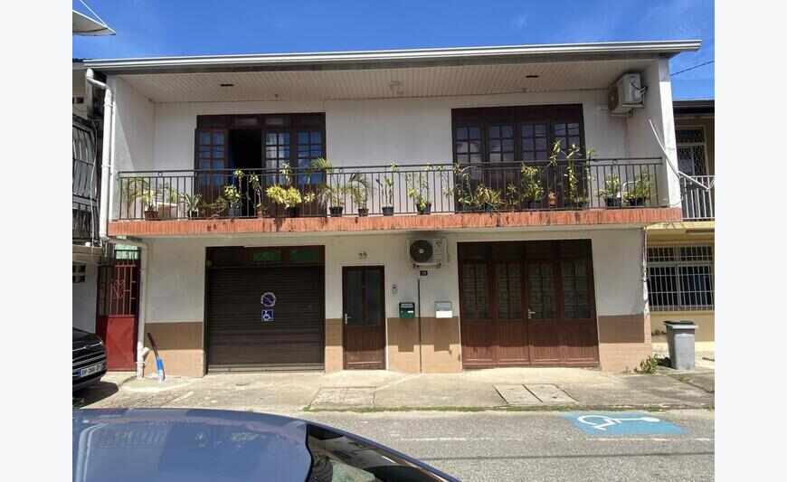 À Cayenne, immeuble pour investir pour...
