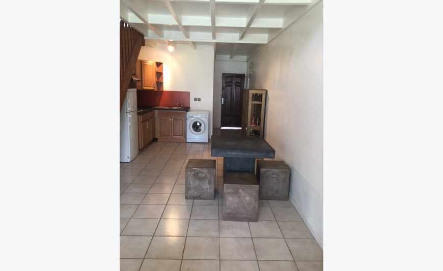 Appartement de type 2 en duplex -...