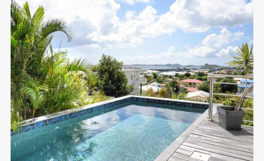 Villa in Cole Bay with unobstructed view - $ 685,000