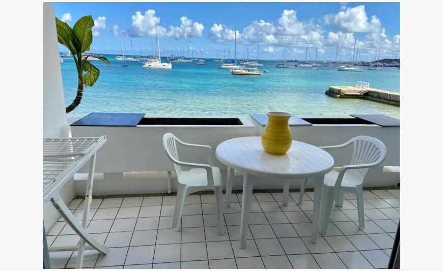 Au Pirate: sea view studio