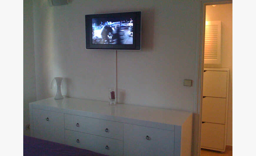 COLOUR LCD TV SONY BRAVIA KLV-32T400A