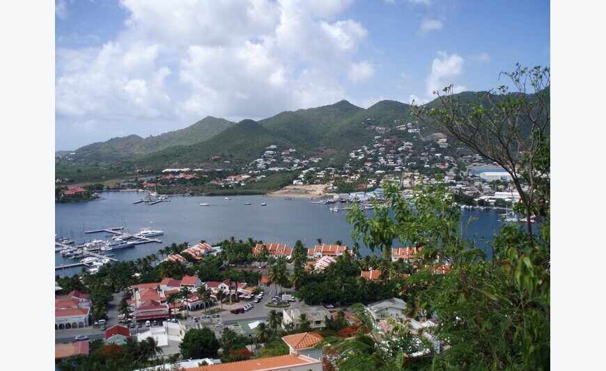 Land in Simpson Bay with magnificent view - $ 185,000