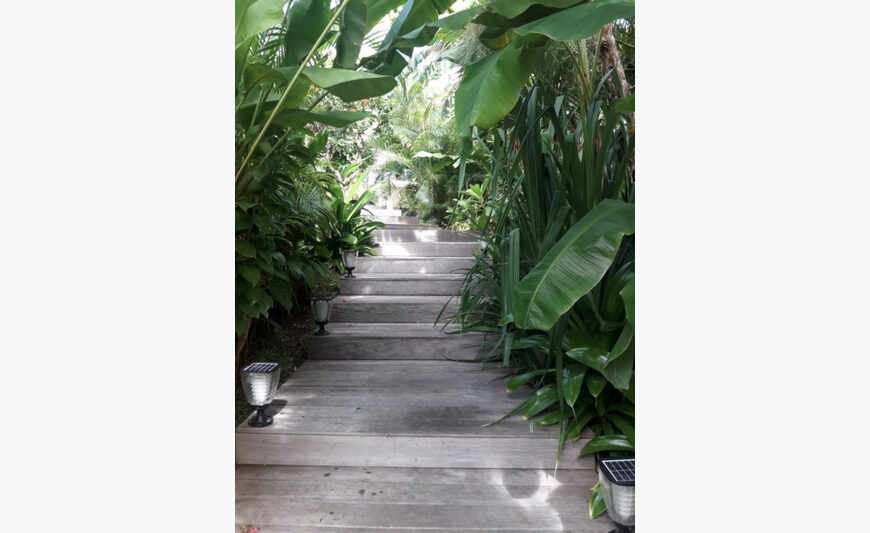 Superb villa in the gardens of Orient Bay