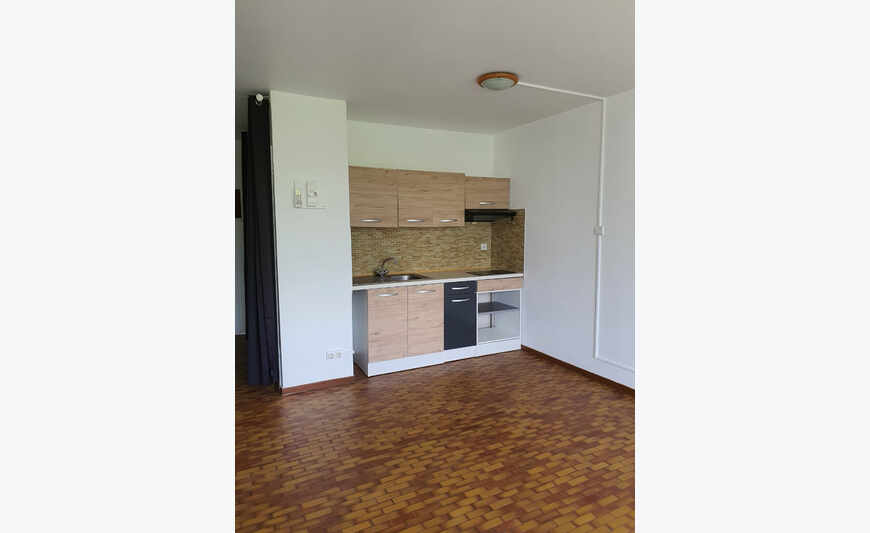 Location studio non meublé PDB 3 ILETS