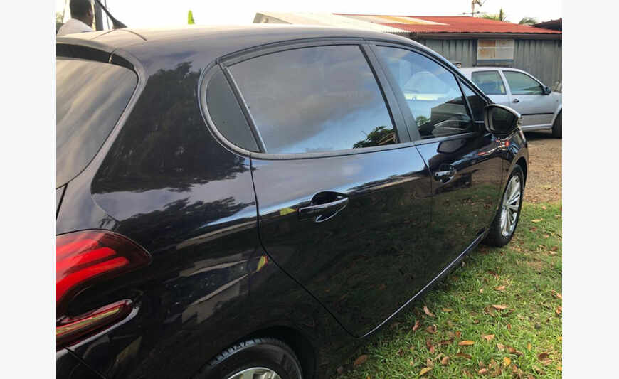 Peugeot 208 Style édition 1.6 HDI