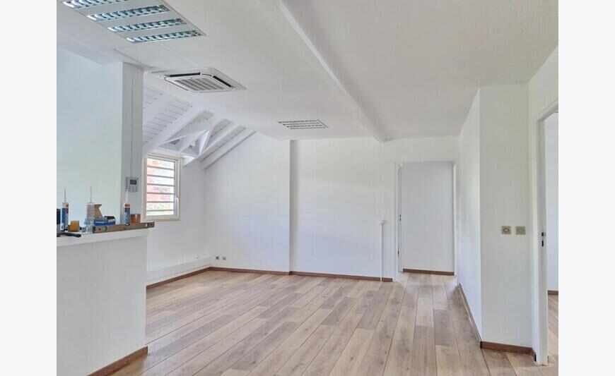 Bureaux à Galisbay- 180 m2