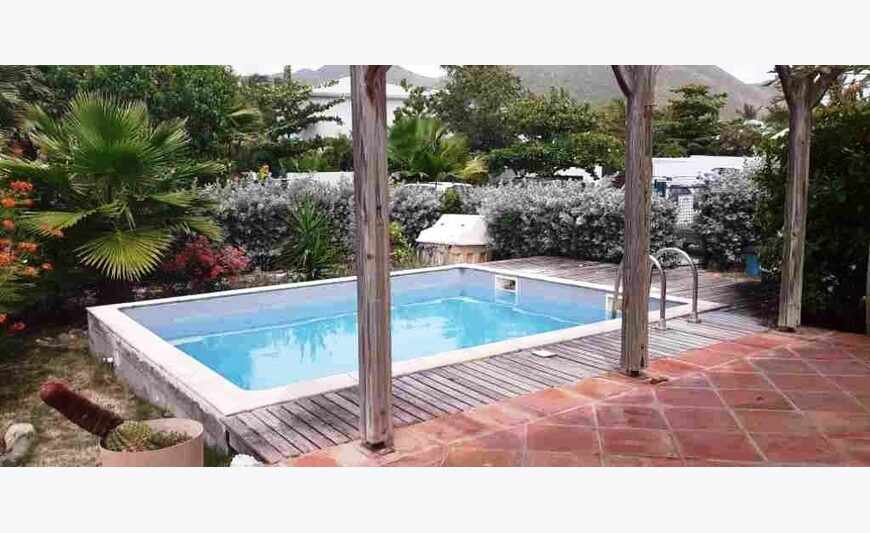 BAIE ORIENTALE : Maison 3 chambres -piscine-jardin
