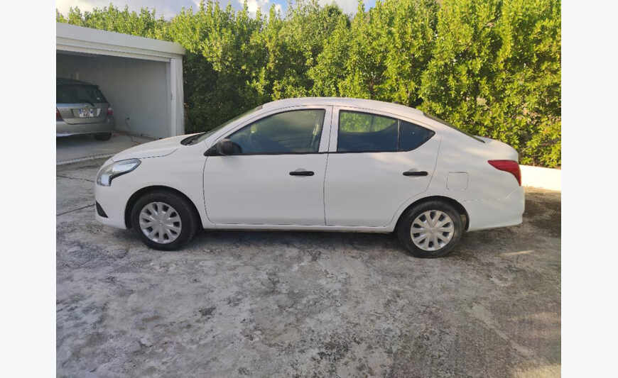 Superbe NISSAN Versa 2018