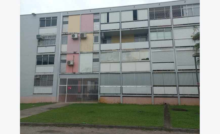 proche de Des Abymes appartement T3...