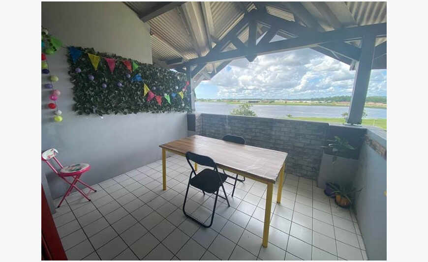 Kourou : appartement avec terrasse 2...