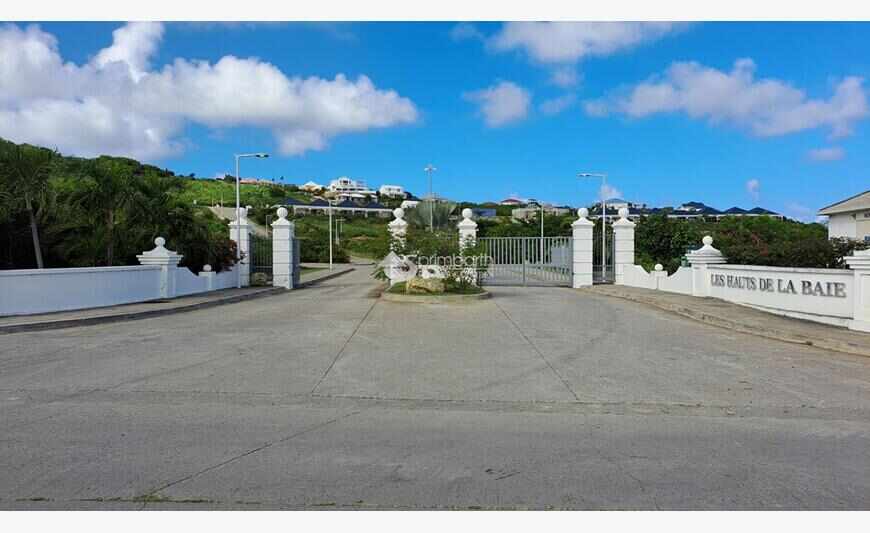 Terrain 7112 m2 - secteur Baie orientale