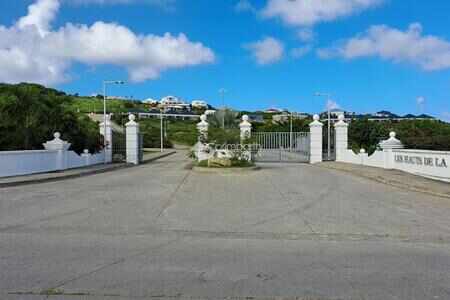 Terrain 7112 m2 - secteur Baie orientale