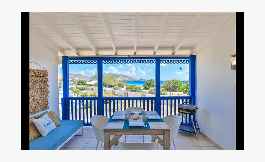 This charming apartment is accompanied by 2 bedrooms and a large terrace to live. The interior of 60m ² is composed of a kitchen area (equipped), a bathroom, a lounge area of 26.95m ² and a sleeping area with 1 bedrooms and a mezzanine. The apartment is accompanied by a terrace occupying an area of 12m² to live in the sun, which brings the living area to 72m². Parking is available.