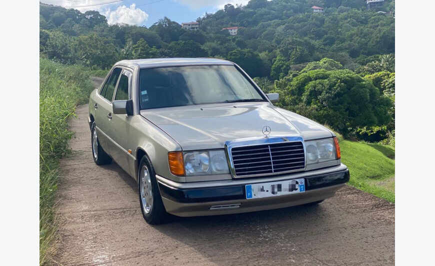 VEHICULE DE COLLECTION Mercedes-Benz Classe E