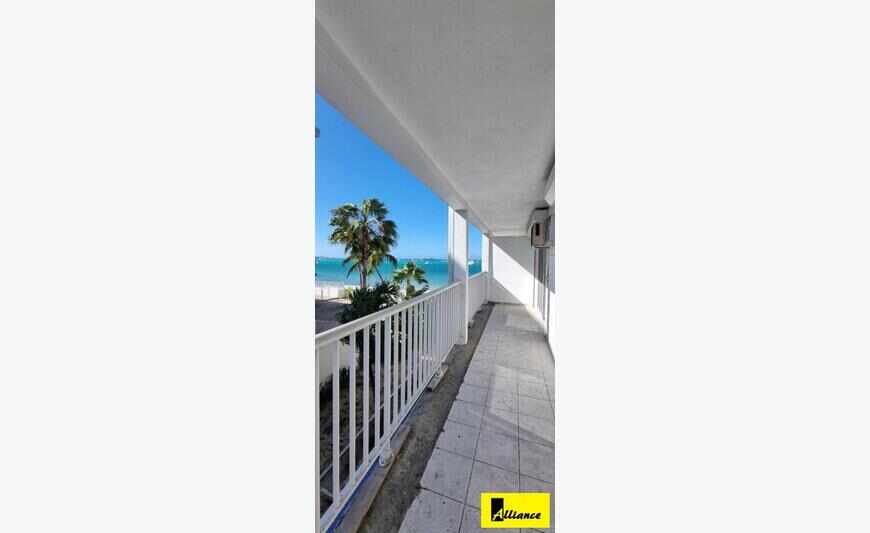 Grand T1 Divisible Vue Mer A Marigot