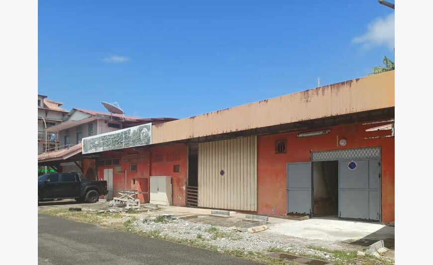 Local 140,49M2 -Av. Voltaire/Lubin -...