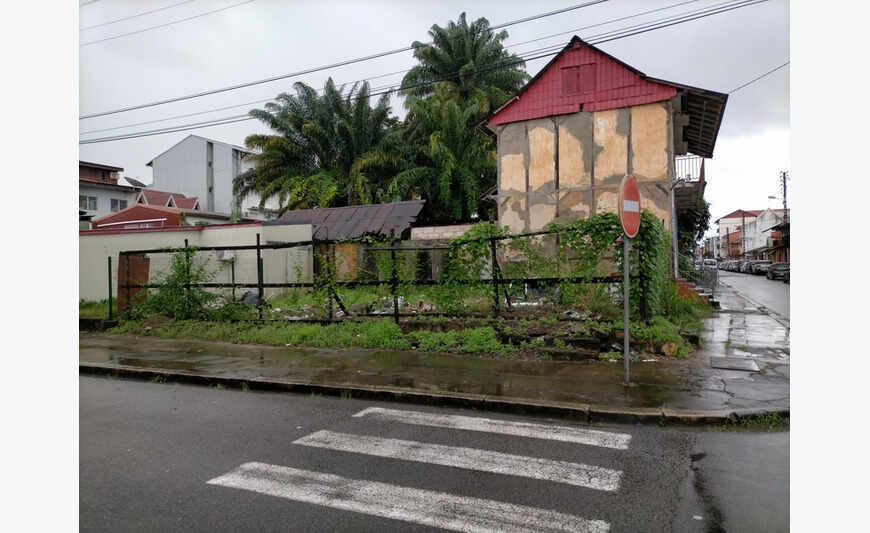 Cayenne terrain de 154m²