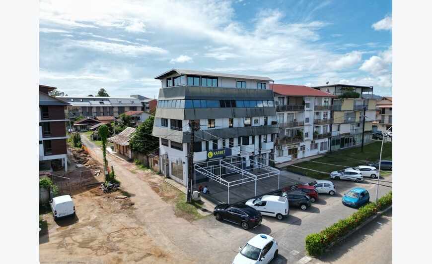 Cayenne avenue Mandela immeuble de 7...