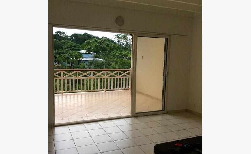Appartement en dernier étage à Remire-Montjoly